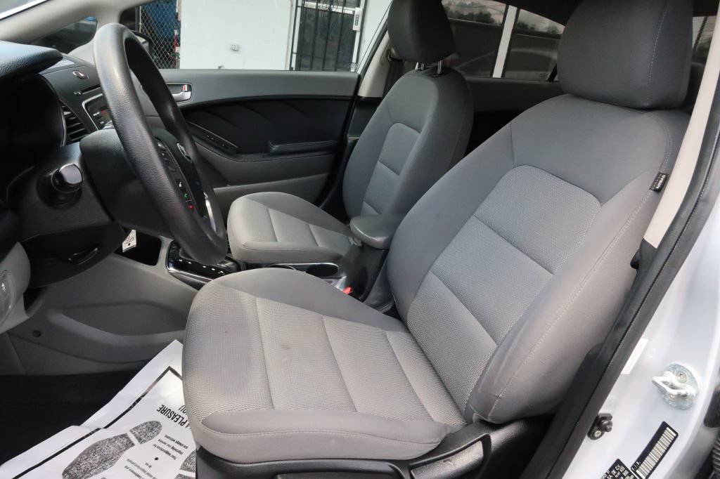 Used 2017 Kia Forte LX FWD image 5
