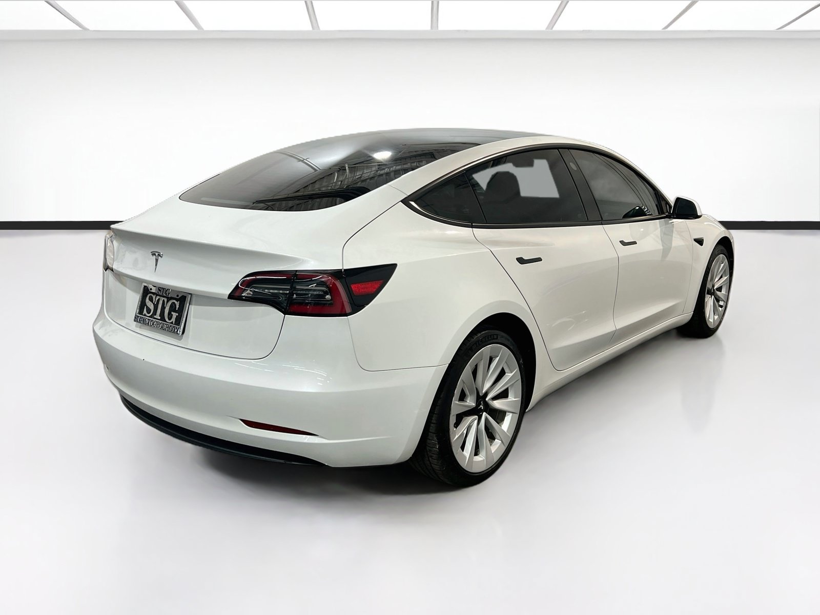 Used 2023 Tesla Model 3 Standard Range RWD image 4
