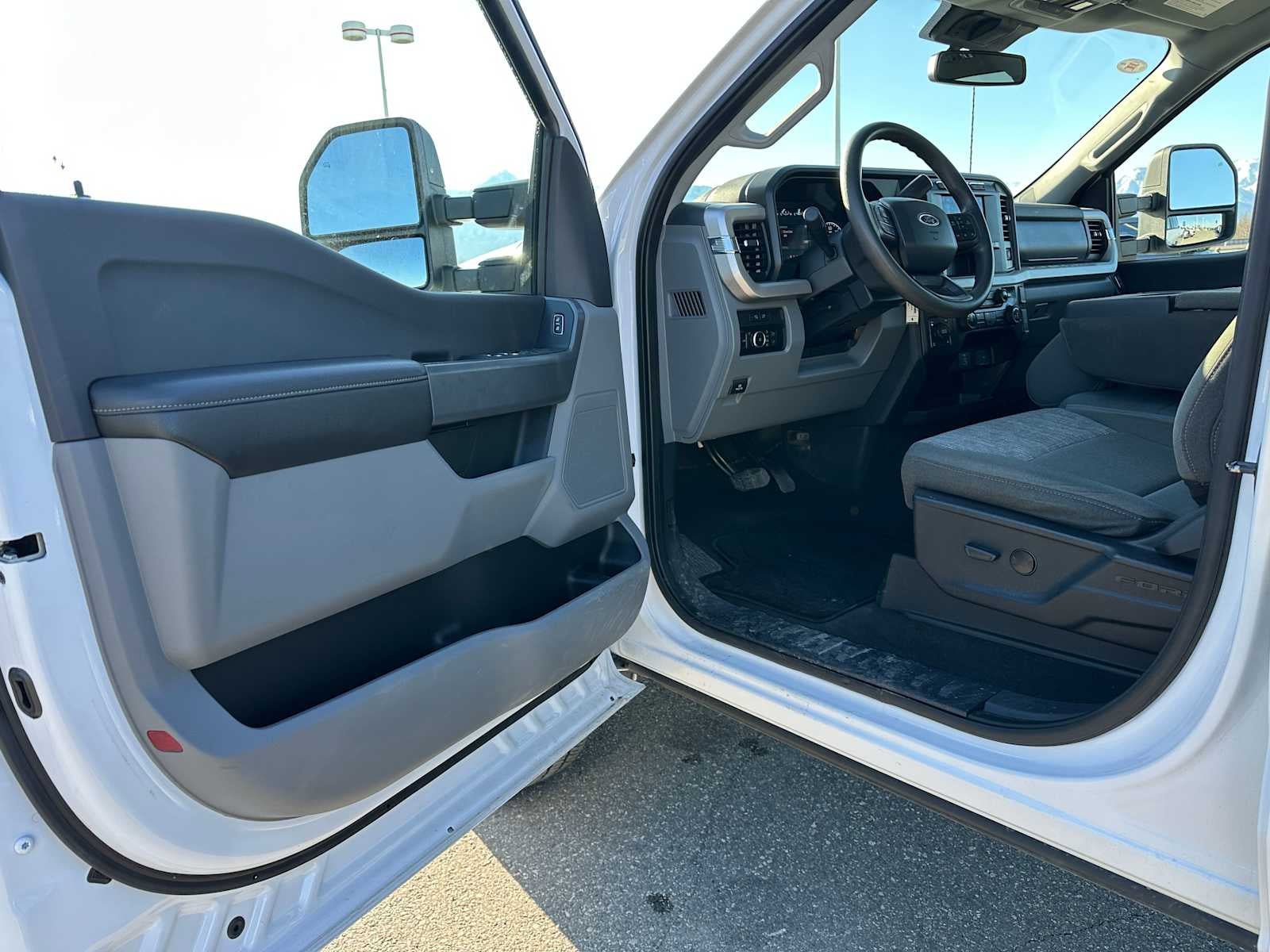 Used 2023 Ford F350 XLT w/ FX4 Off-Road Package image 19