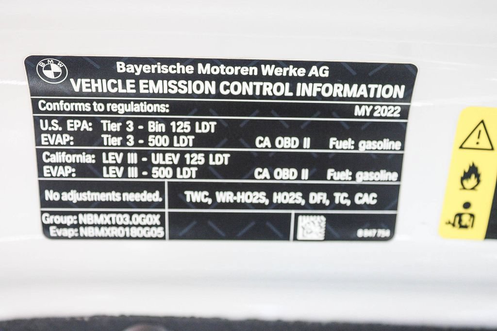 Used 2022 BMW X6 xDrive40i w/ M Sport Package AWD/4WD image 28