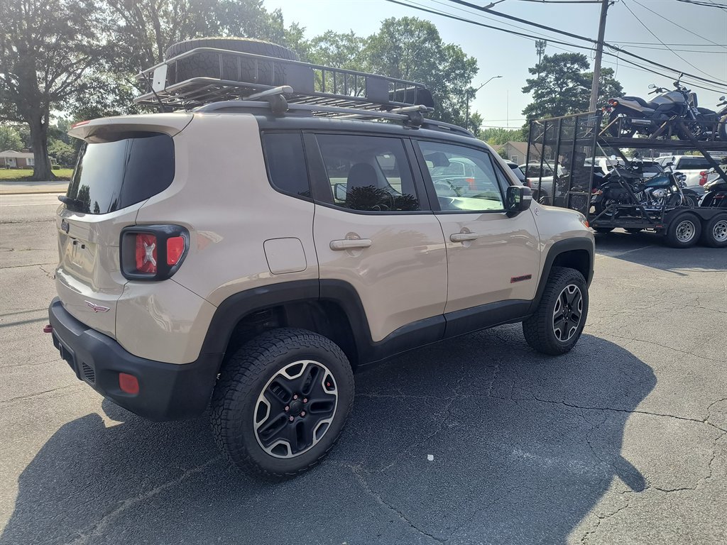 Used 2015 Jeep Renegade Trailhawk w/ Trailer Tow Group AWD/4WD image 5