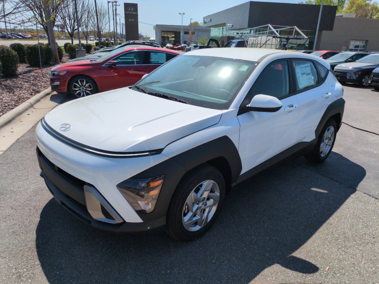 New 2026 Hyundai Kona SE image 3