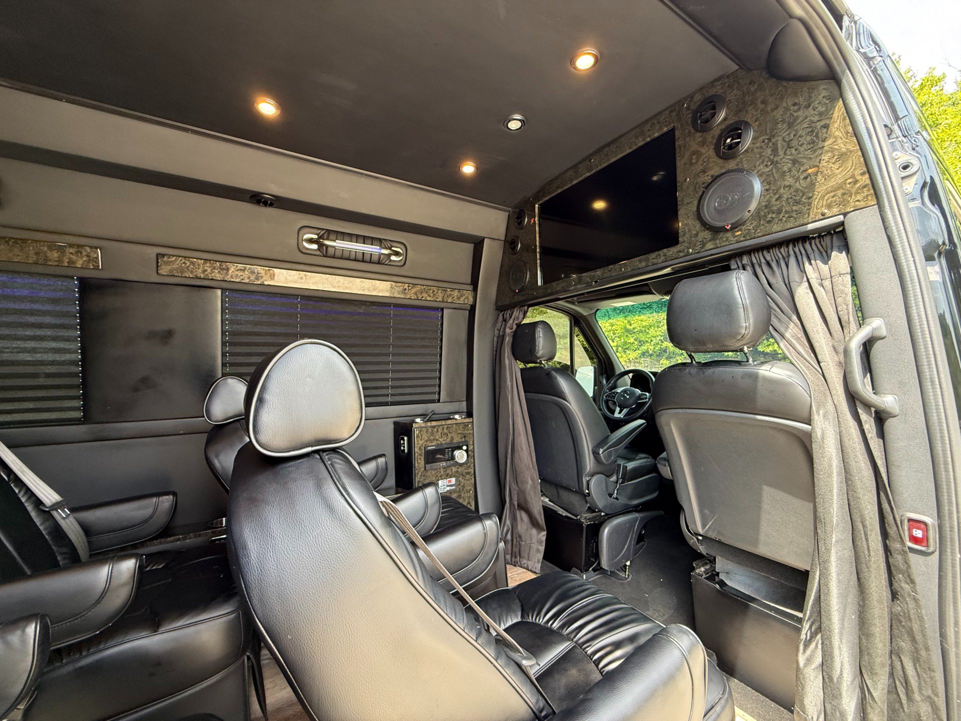 Used 2022 Mercedes-Benz Sprinter 3500 image 32