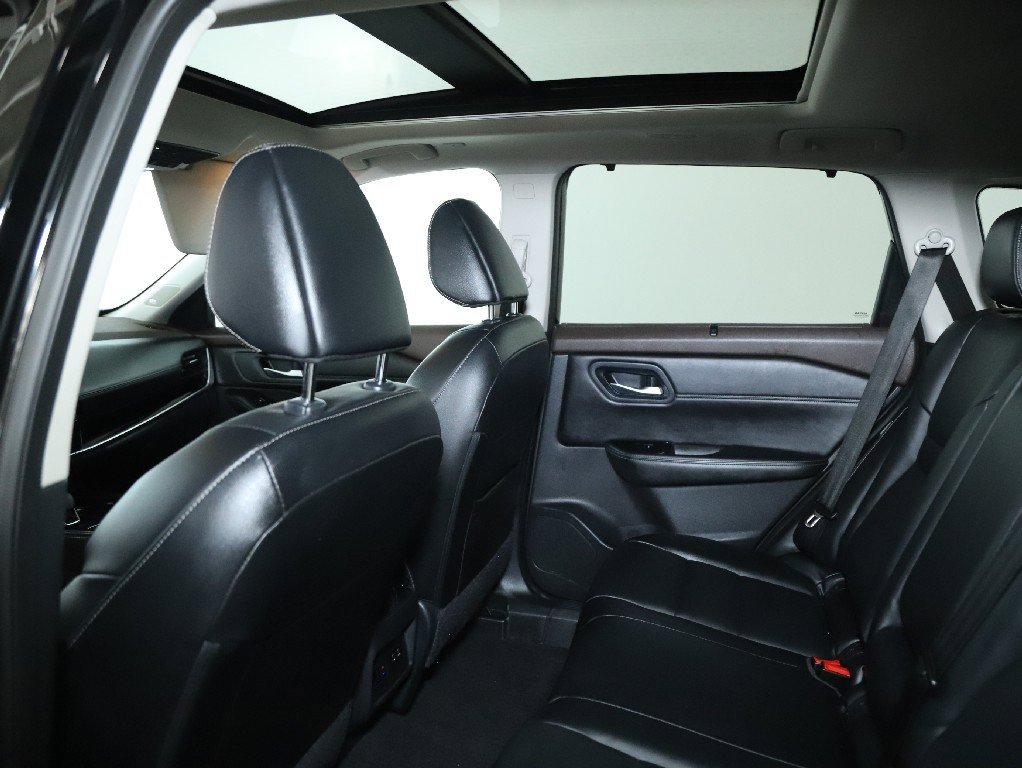 Used 2023 Nissan Rogue SL w/ SL Premium Package image 15