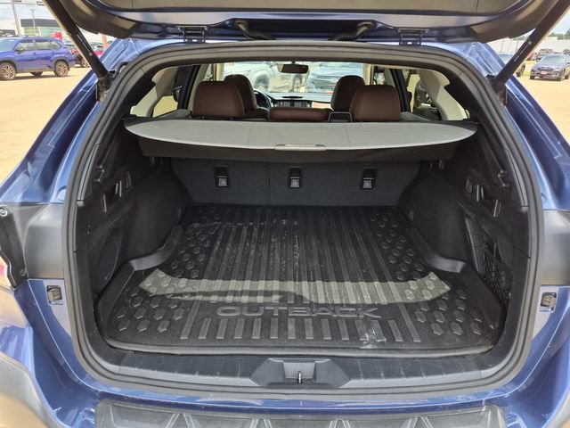 Used 2022 Subaru Outback Touring XT AWD/4WD image 10