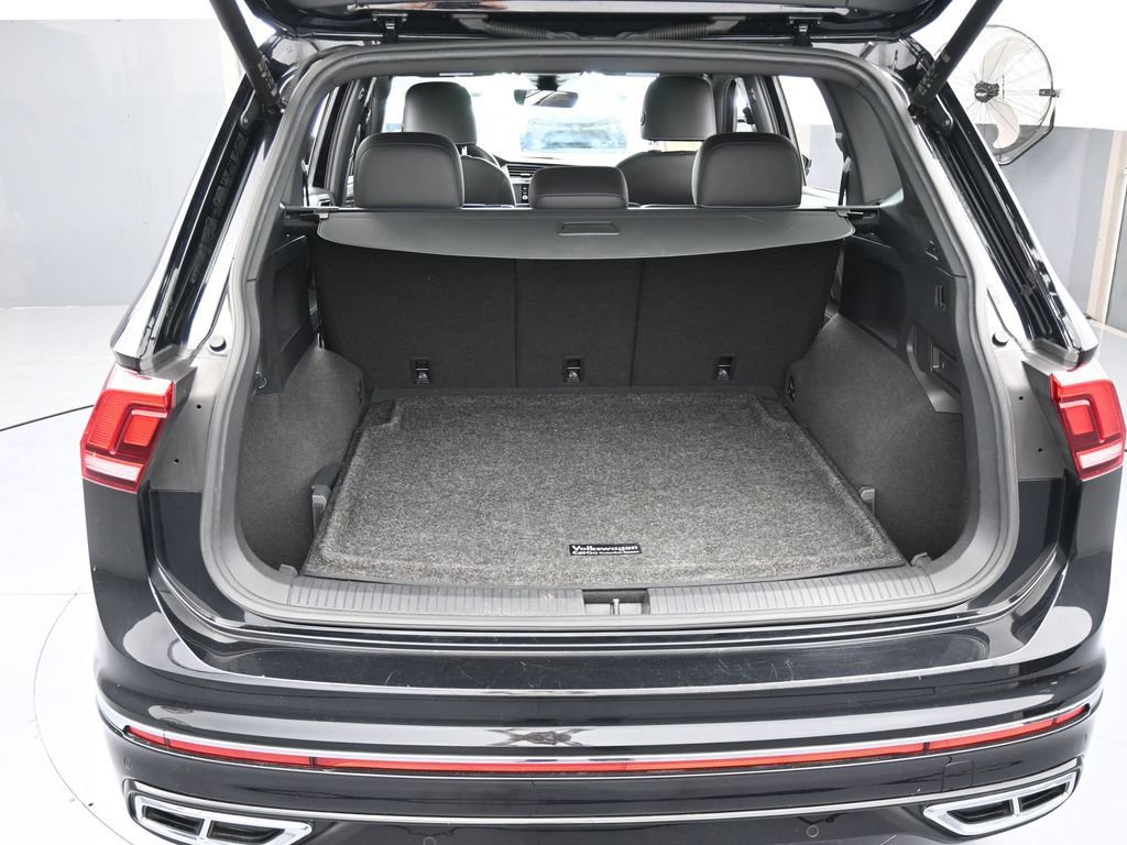 Used 2022 Volkswagen Tiguan SEL R-Line image 43
