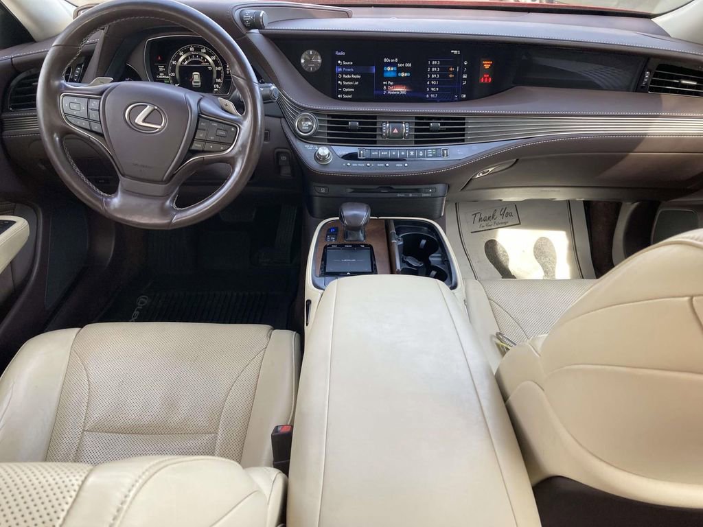 Used 2019 Lexus LS 500 w/ Accessory Package (Z2) image 10