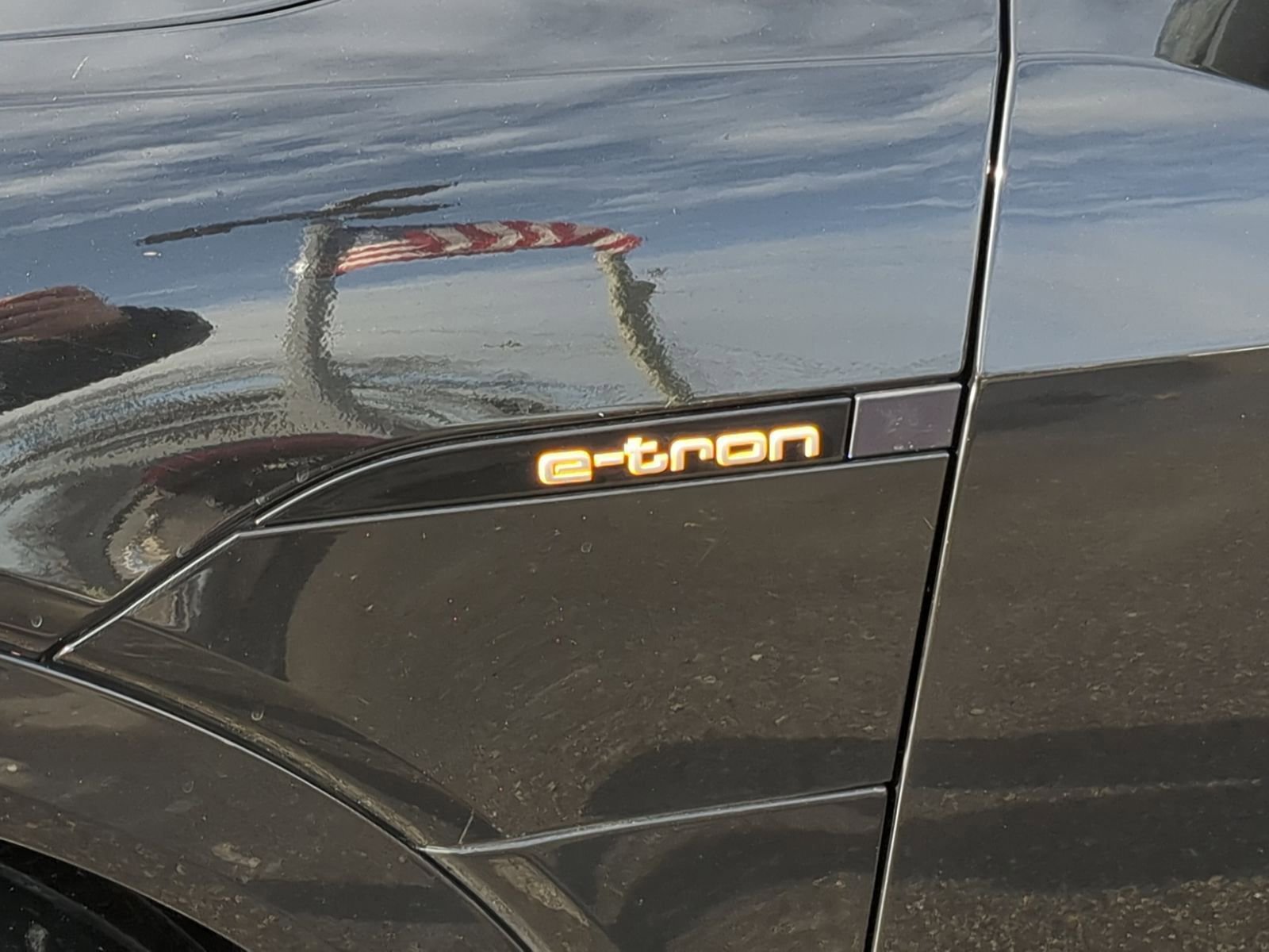Used 2019 Audi e-tron Premium Plus image 18