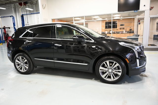 Used 2025 Cadillac XT5 Premium Luxury image 4