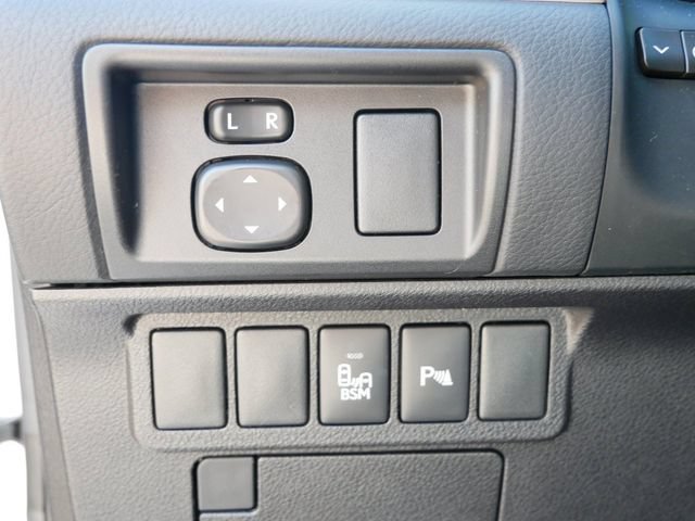Used 2013 Lexus ES 300h w/ Luxury Pkg FWD image 16