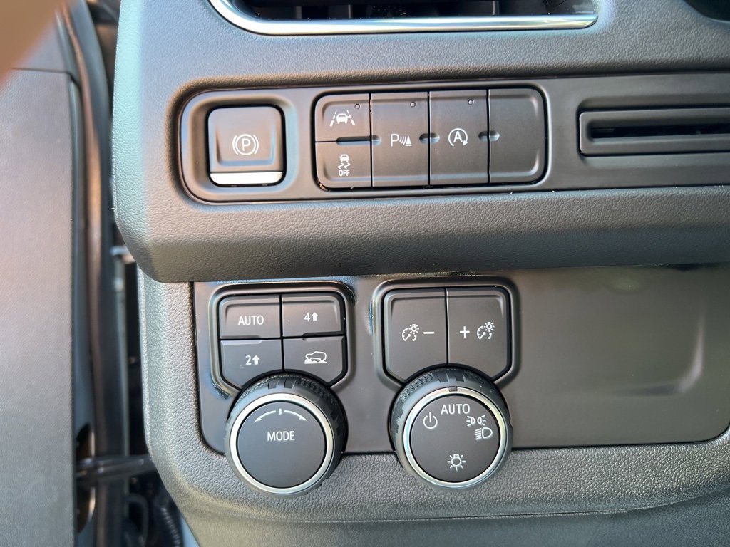 Used 2023 Chevrolet Suburban LT image 41