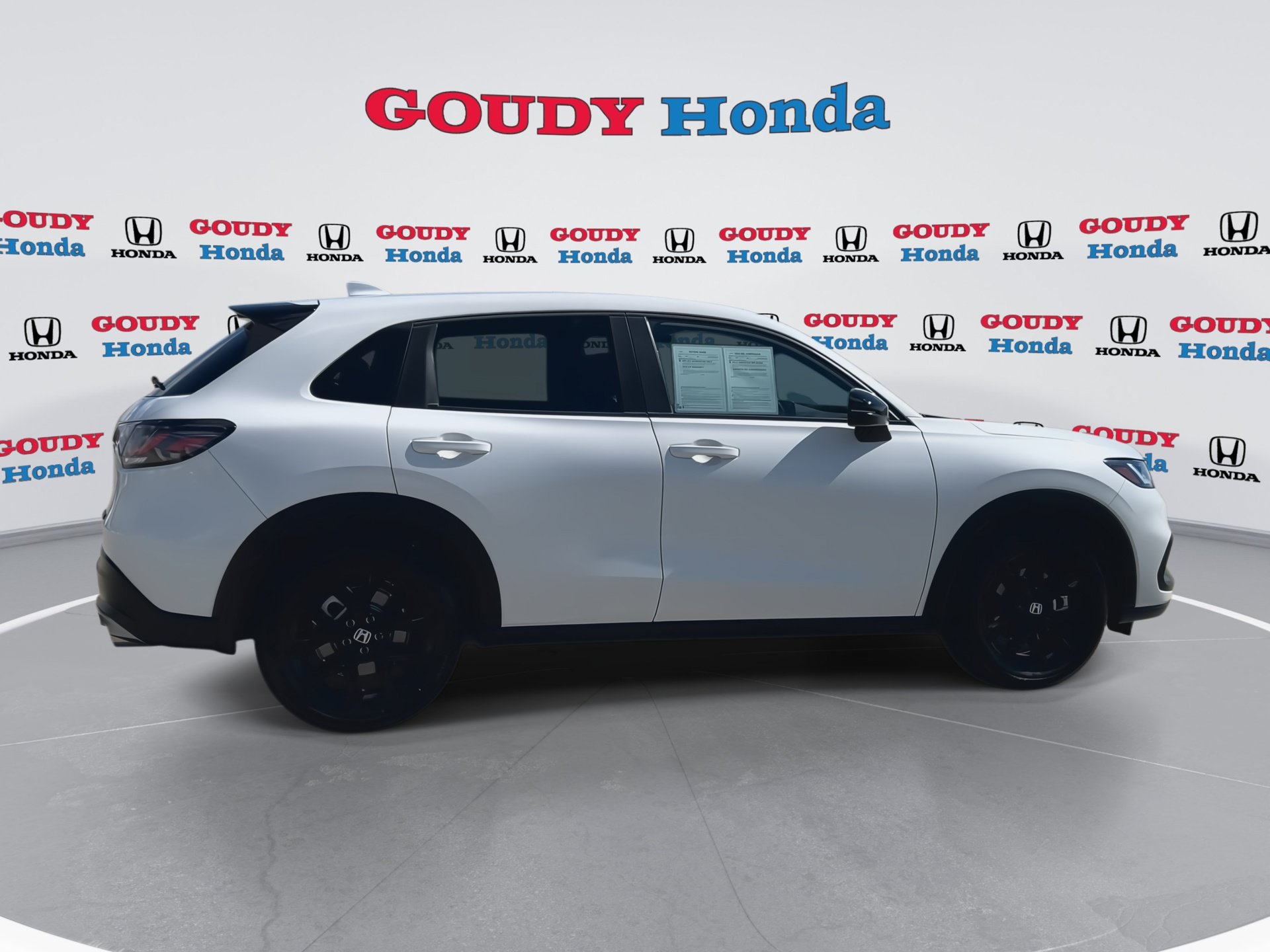 Certified 2025 Honda HR-V Sport image 9