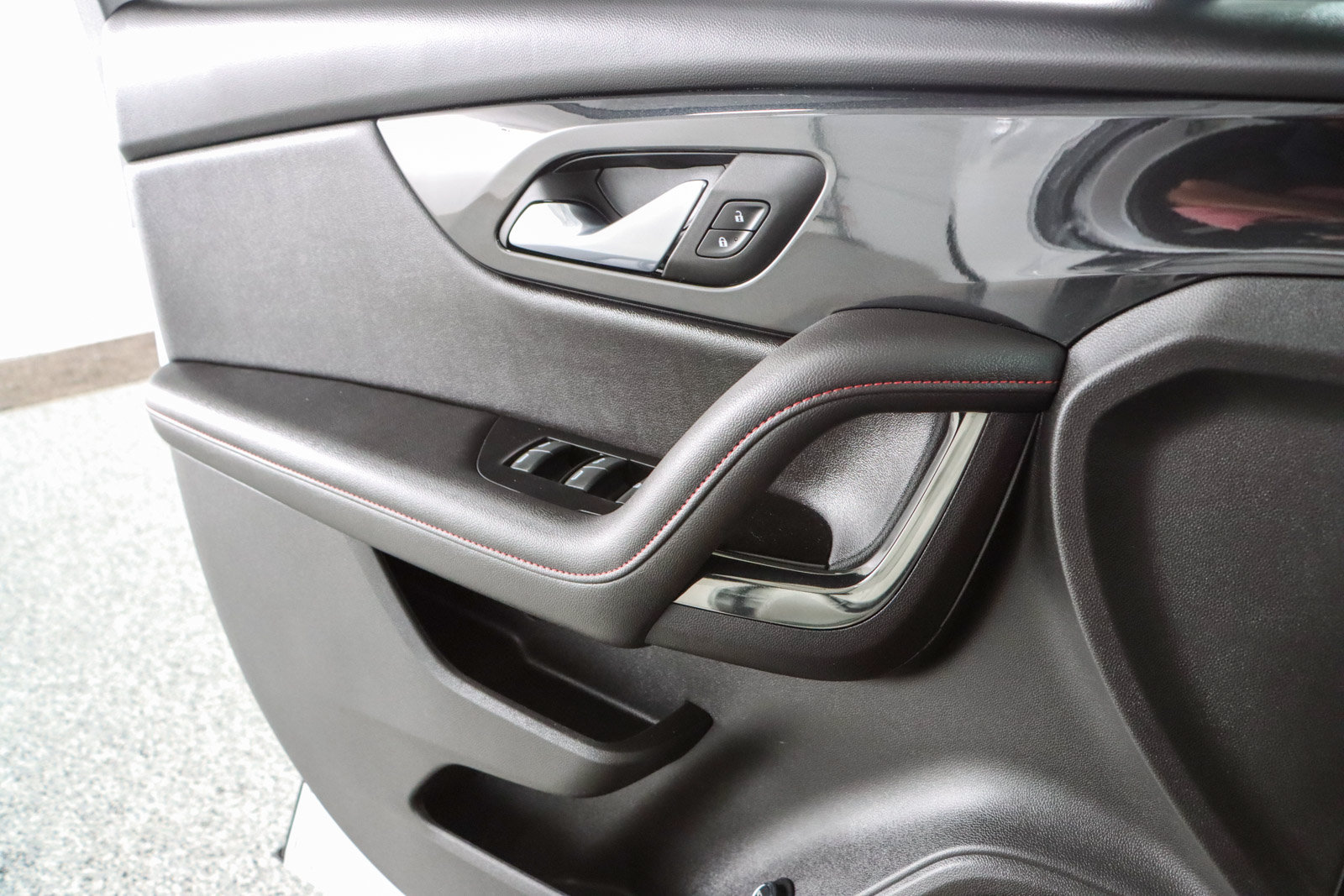 Used 2022 Chevrolet Blazer RS FWD image 21