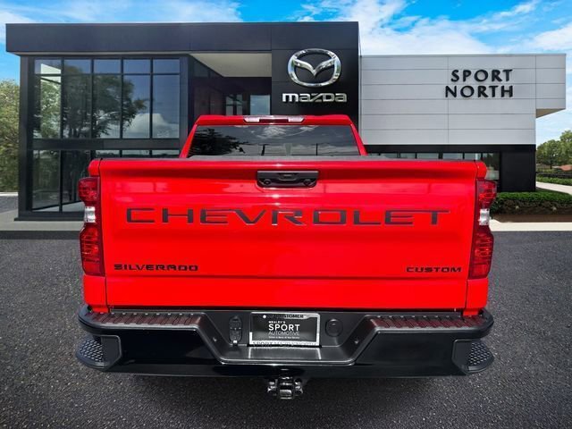 Used 2023 Chevrolet Silverado 1500 Custom Trail Boss w/ LPO, Dark Essentials Package image 4