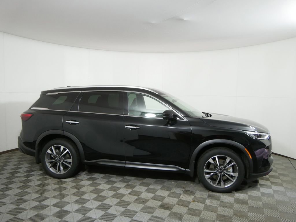Used 2025 INFINITI QX60 Luxe image 2