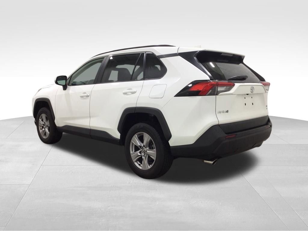 Used 2023 Toyota RAV4 XLE AWD/4WD image 3