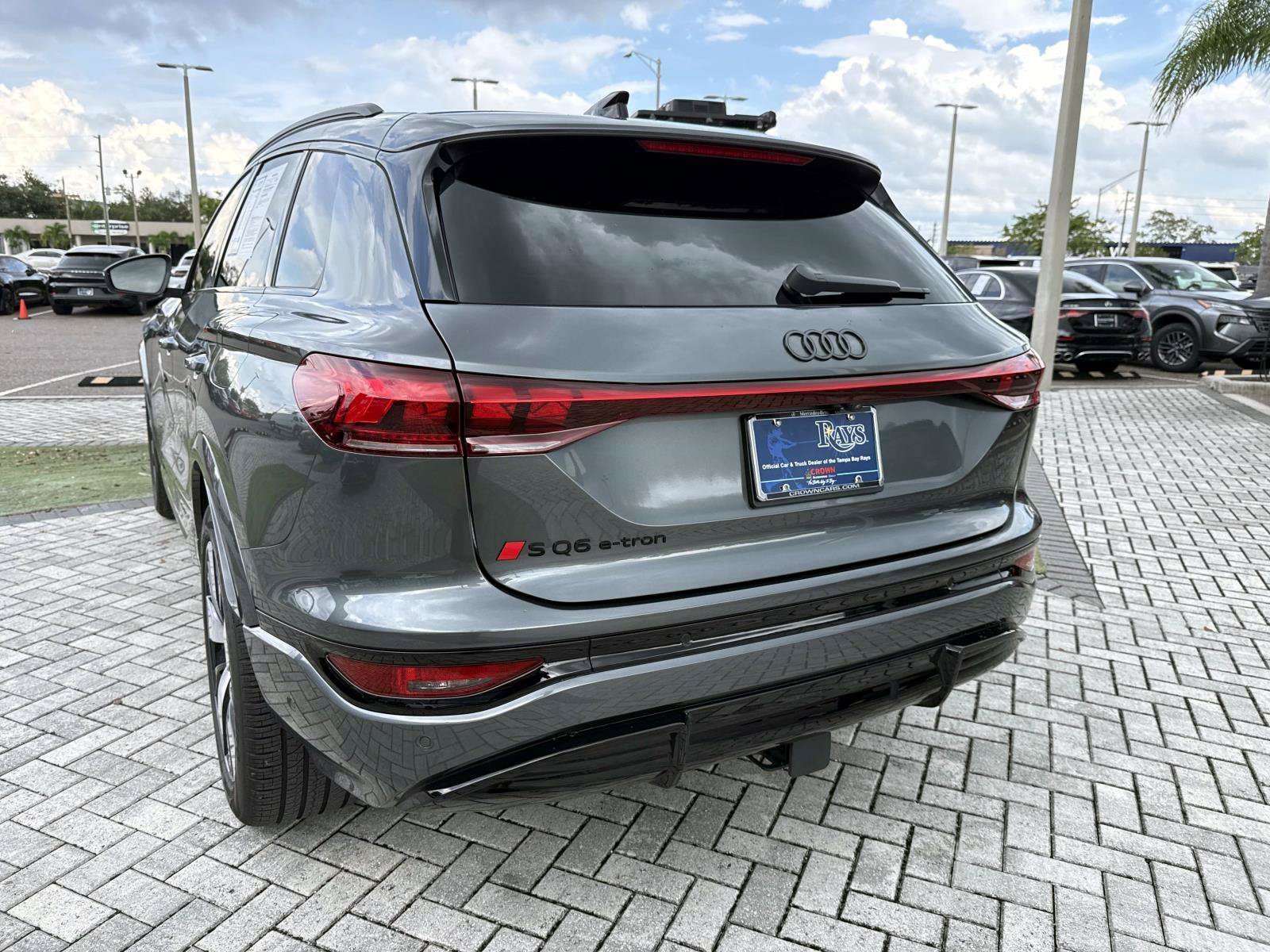 Used 2027 Audi SQ6 e-tron Prestige AWD/4WD image 9