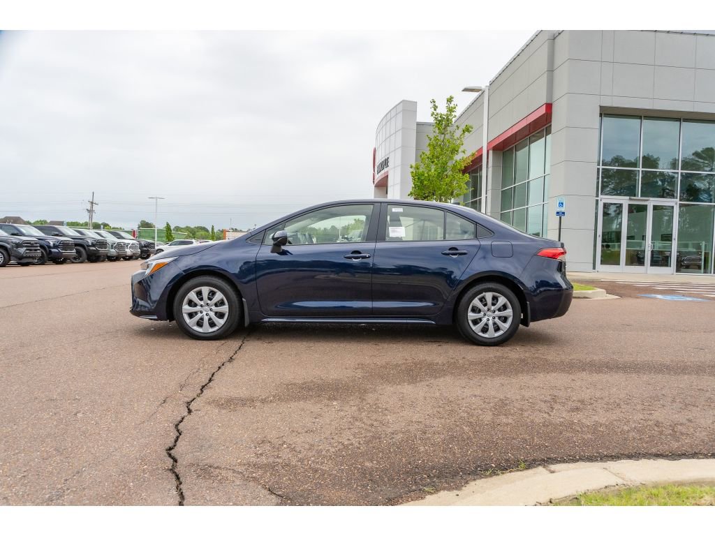 Used 2026 Toyota Corolla LE image 8