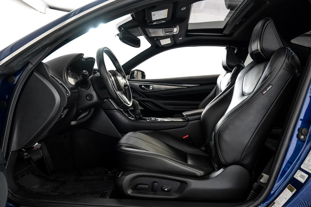 Used 2019 INFINITI Q60 3.0t Luxe w/ Essential Package image 4