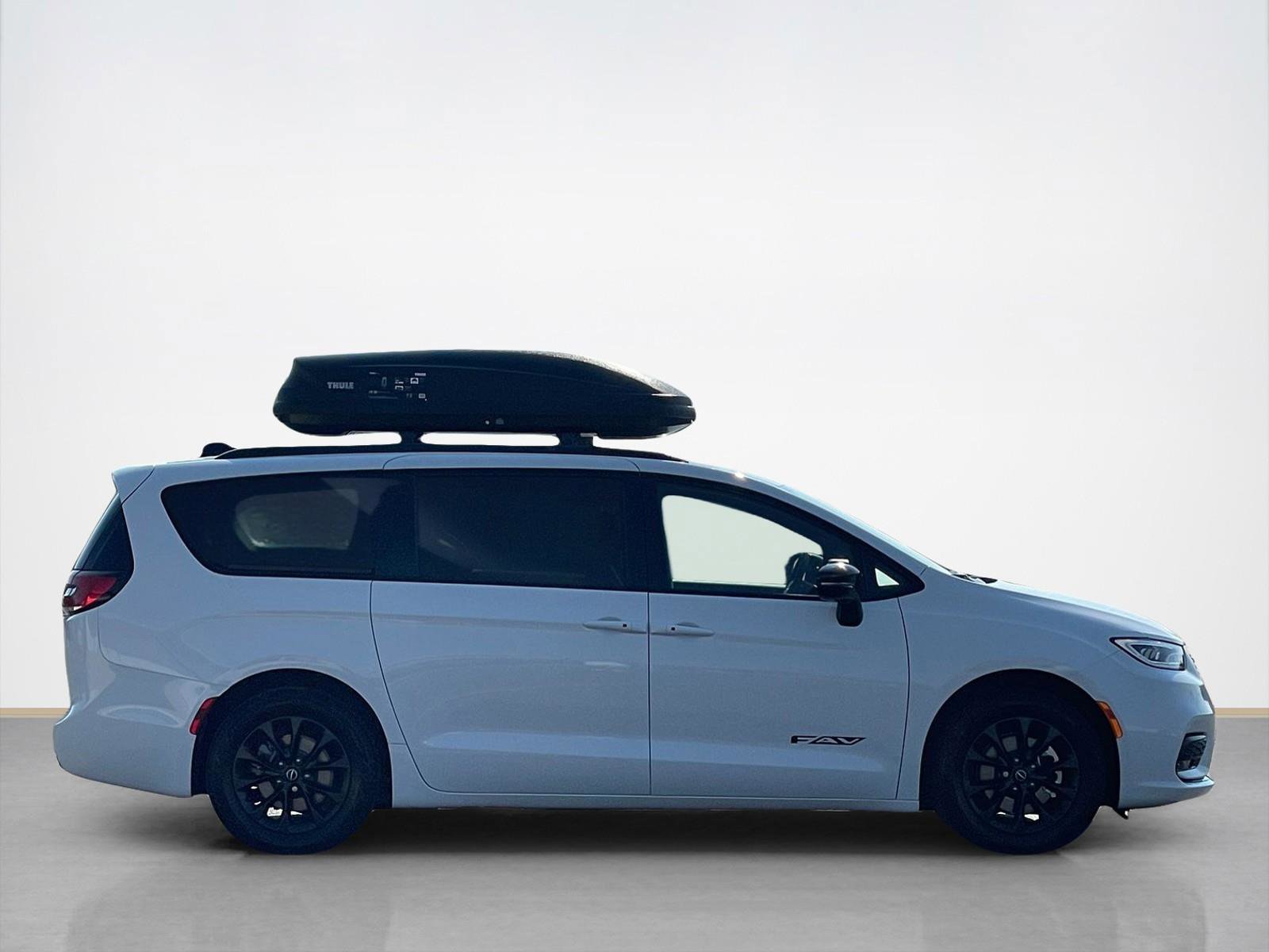 New 2025 Chrysler Pacifica Select w/ Fav Edition Package image 8