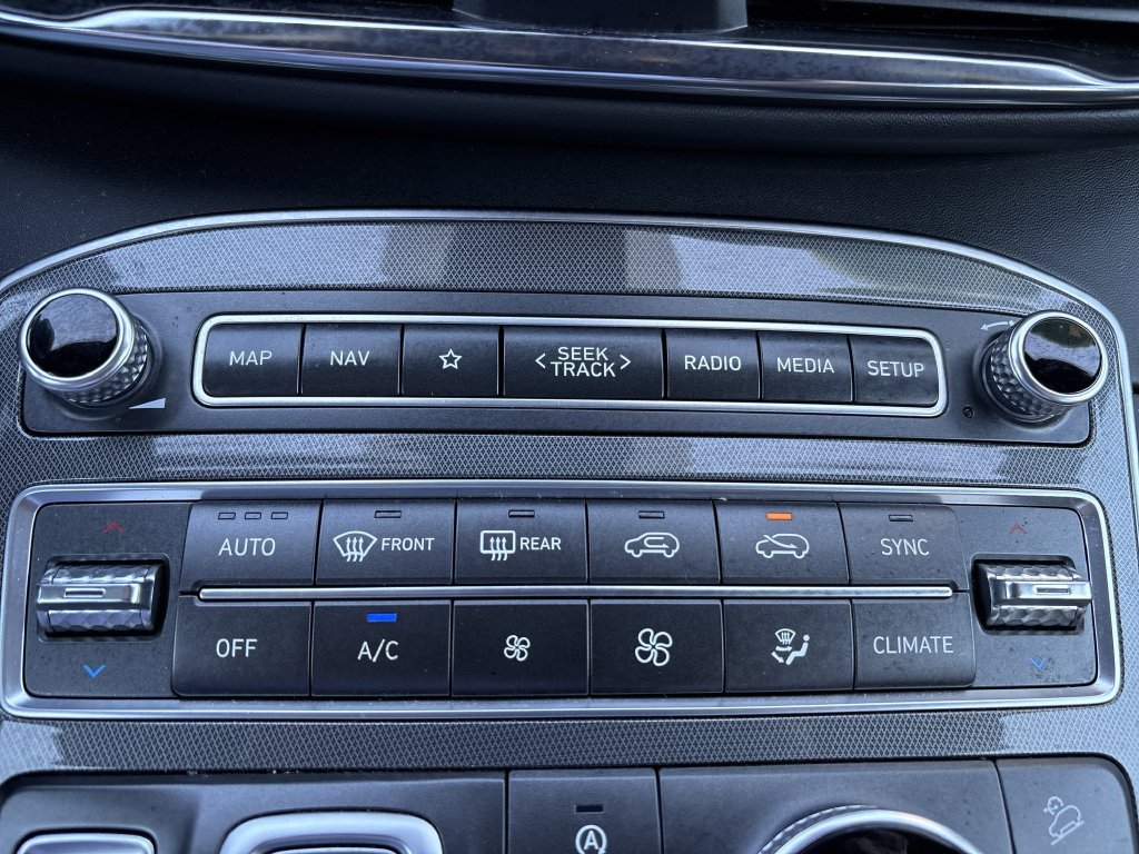 Used 2023 Hyundai Santa Fe Calligraphy AWD/4WD image 27