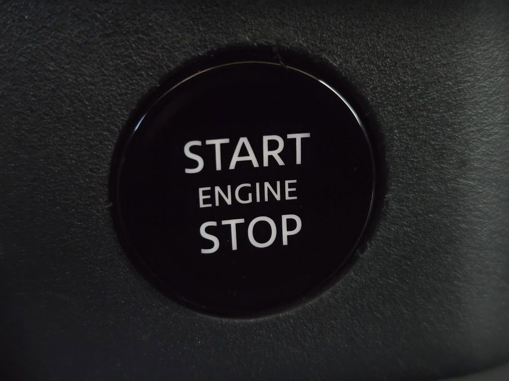 Used 2025 Nissan Rogue SV image 29