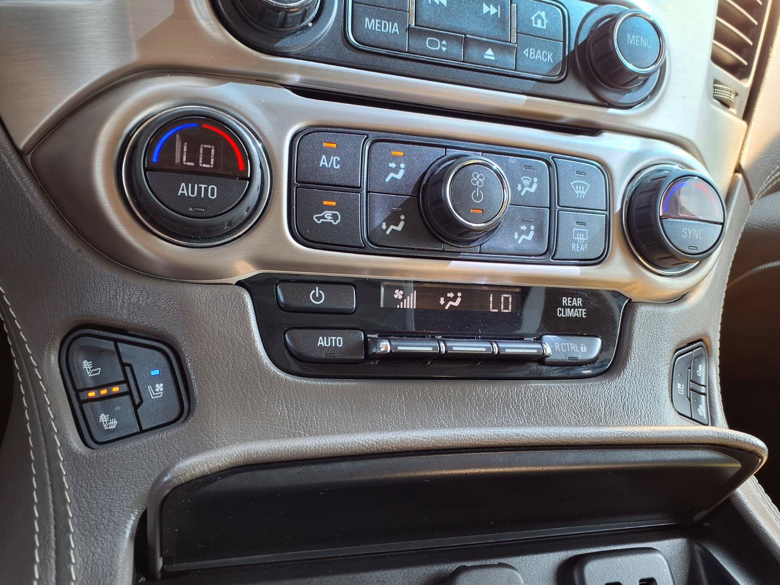 Used 2019 GMC Yukon XL Denali AWD/4WD image 10