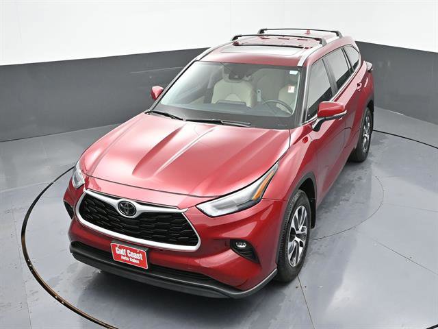 Certified 2024 Toyota Highlander XLE image 42