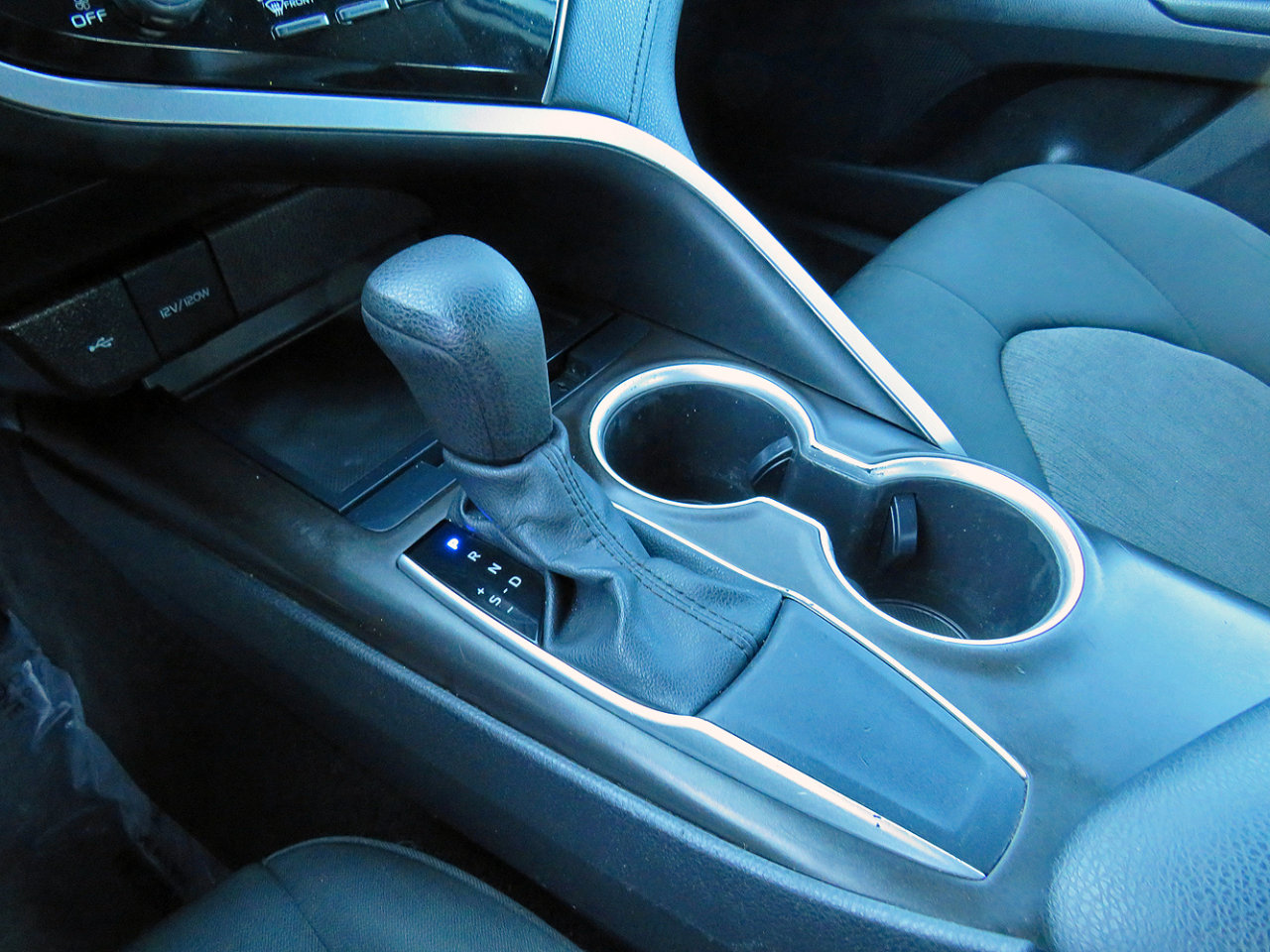 Used 2021 Toyota Camry LE image 22