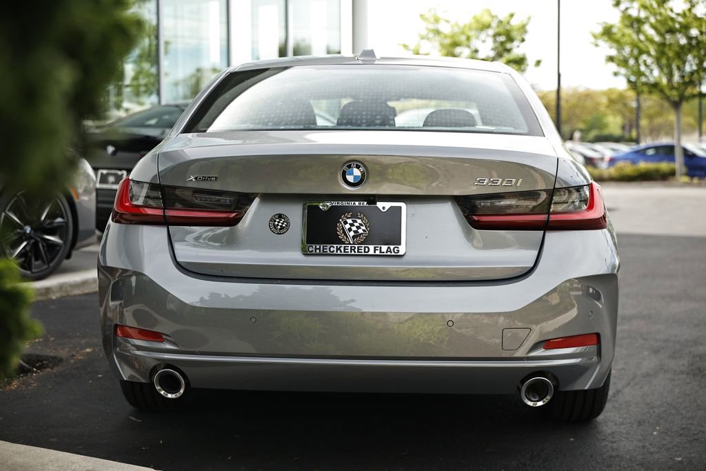 New 2026 BMW 330i xDrive Sedan w/ Premium Package AWD/4WD image 10