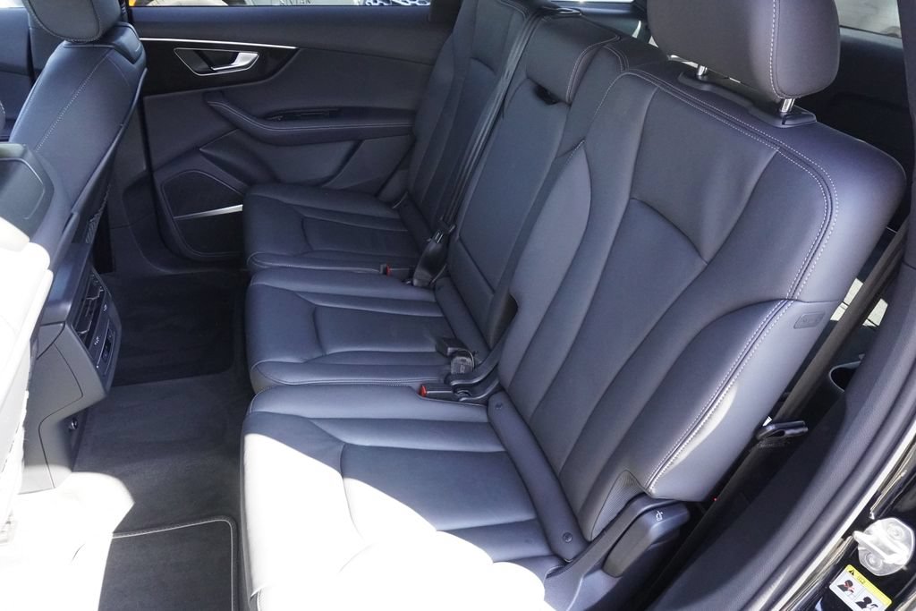 Used 2025 Audi Q7 3.0T Premium Plus AWD/4WD image 30