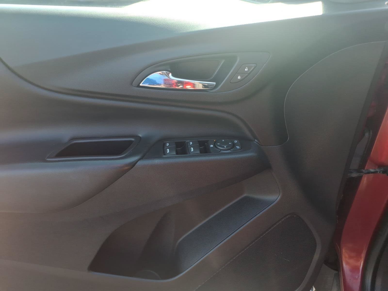 Used 2021 Chevrolet Equinox LT FWD image 16