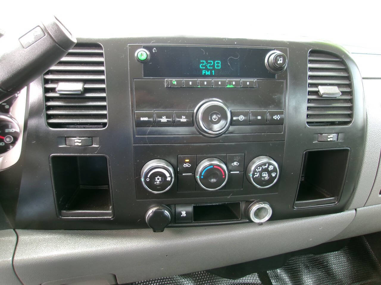 Used 2010 Chevrolet Silverado 2500 W/T AWD/4WD image 17