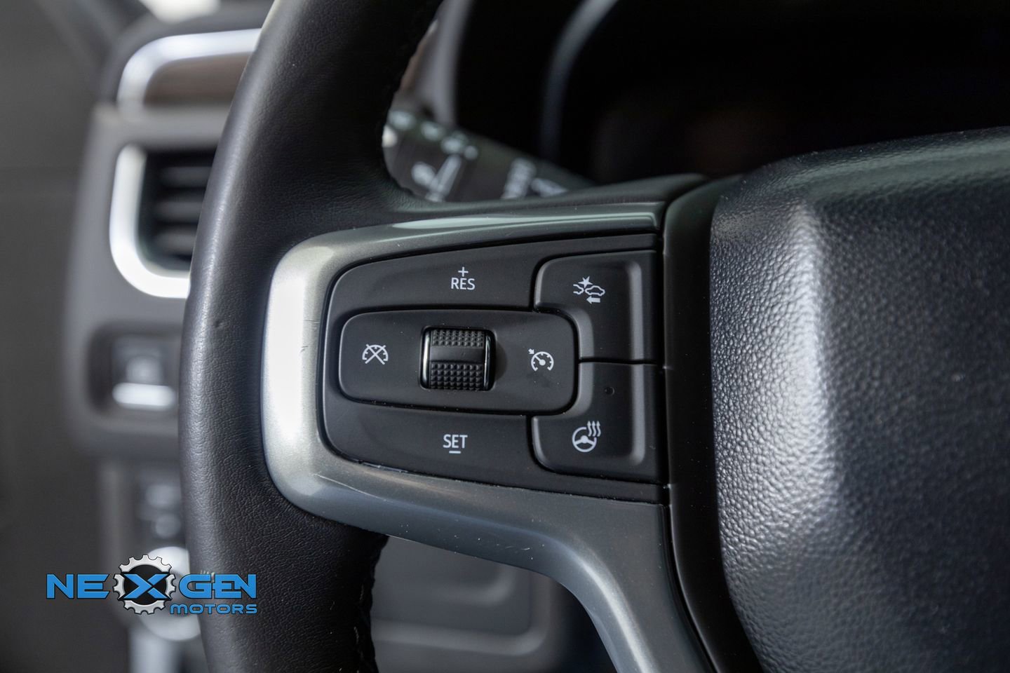 Used 2022 Chevrolet Tahoe Z71 w/ Luxury Package image 14