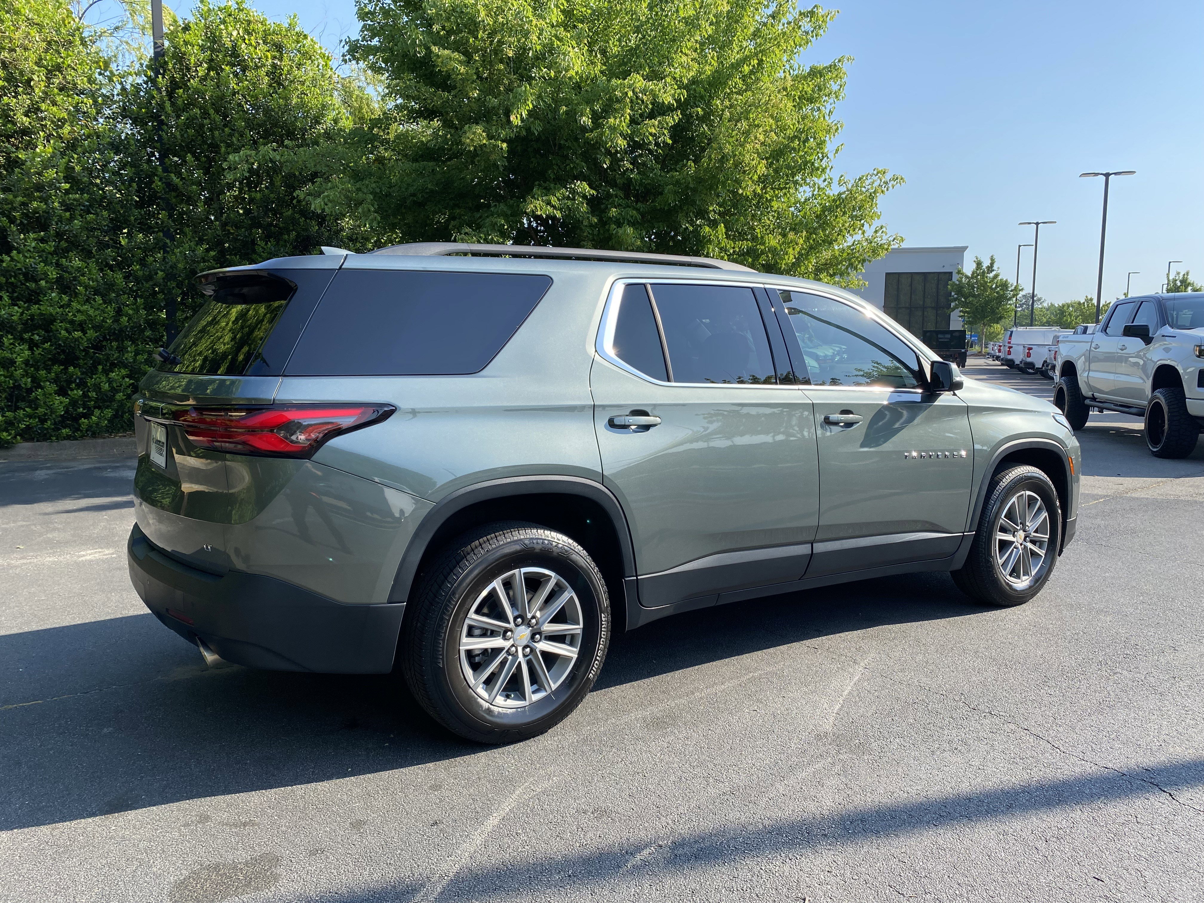 Used 2022 Chevrolet Traverse LT FWD image 9