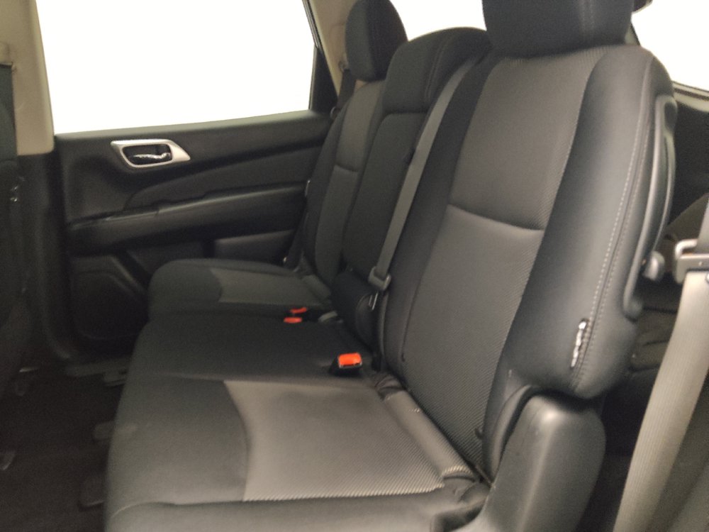 Used 2019 Nissan Pathfinder SV FWD image 18