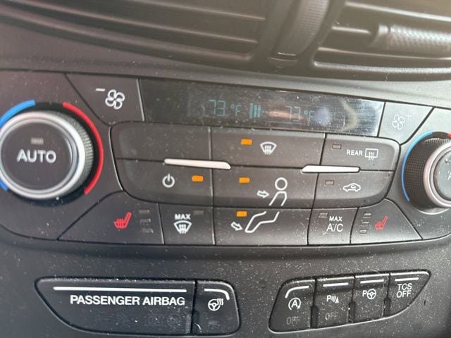 Certified 2019 Ford Escape Titanium w/ U9j03 - Titanium Tow Package AWD/4WD image 24
