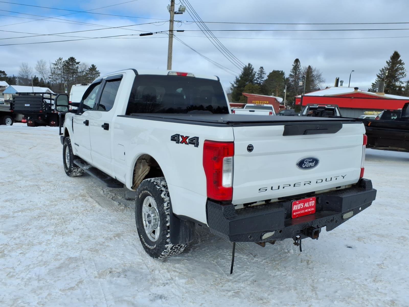 Used 2017 Ford F250 XLT image 4