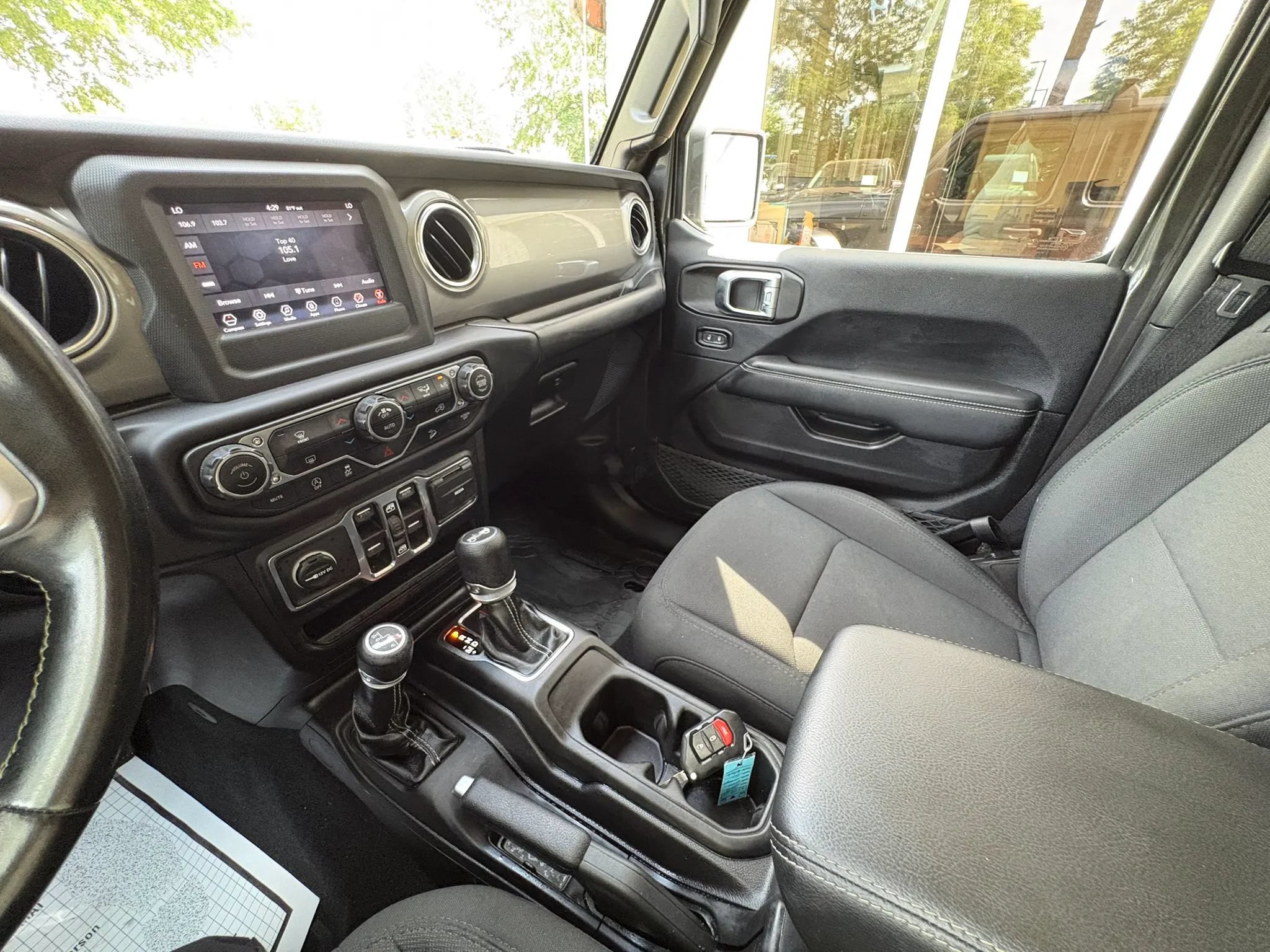 Used 2019 Jeep Wrangler Unlimited Sahara w/ LED Lighting Group AWD/4WD image 47