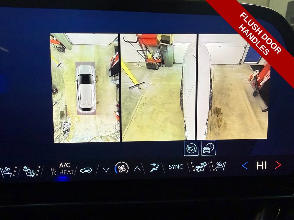 Used 2024 Chevrolet Equinox EV LT image 29