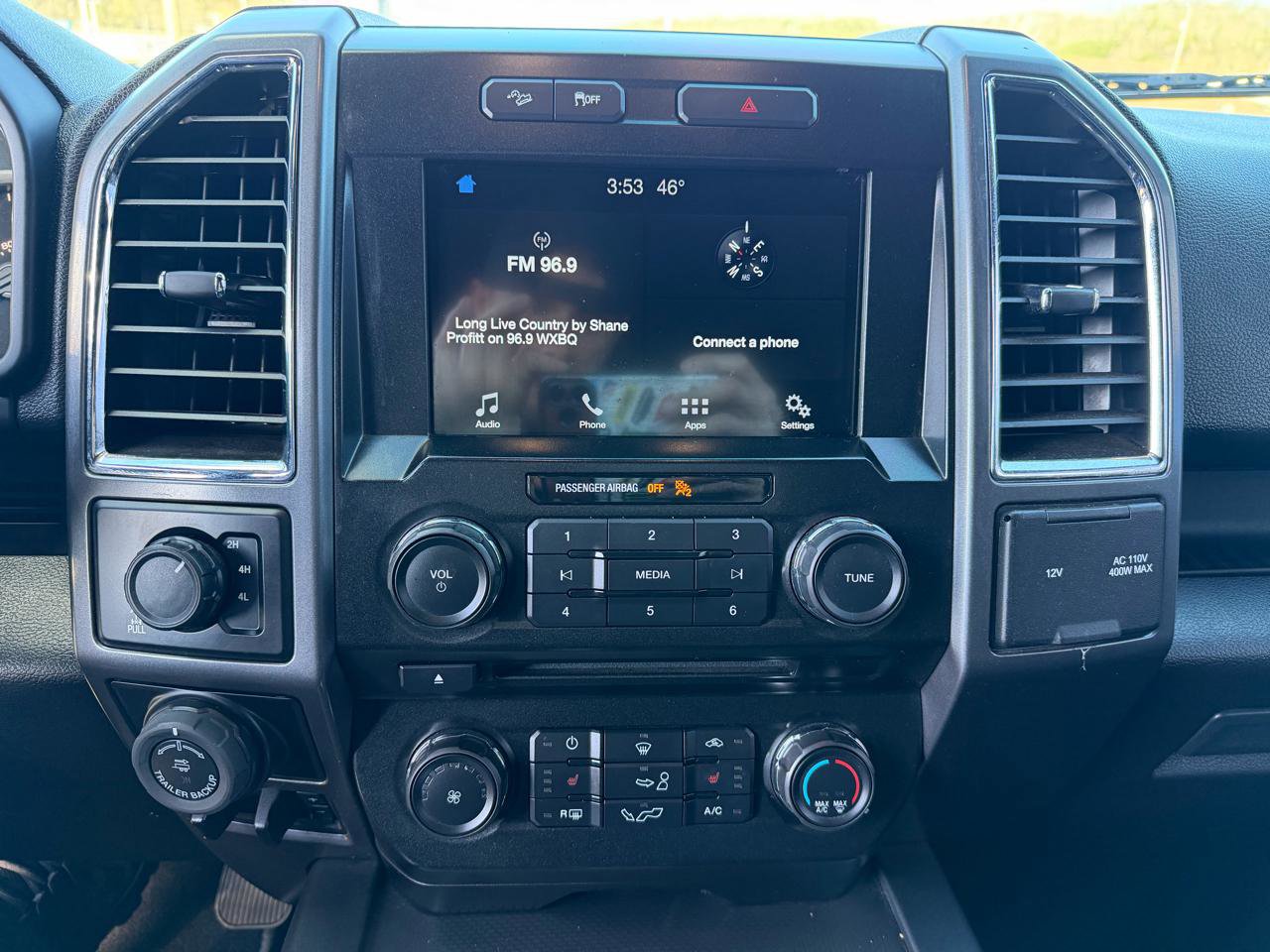 Used 2016 Ford F150 XLT w/ Equipment Group 302A Luxury image 9