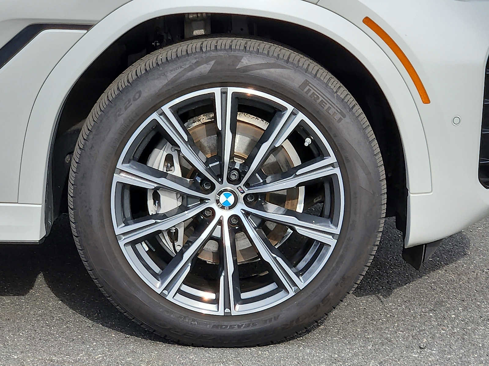 Used 2024 BMW X6 xDrive40i w/ Parking Assistance Package image 8