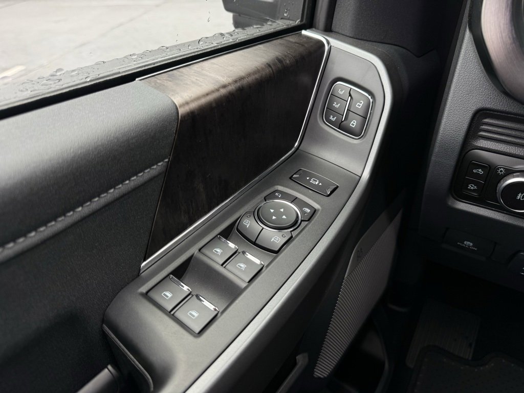New 2026 Ford F250 Lariat w/ Black Appearance Package image 12