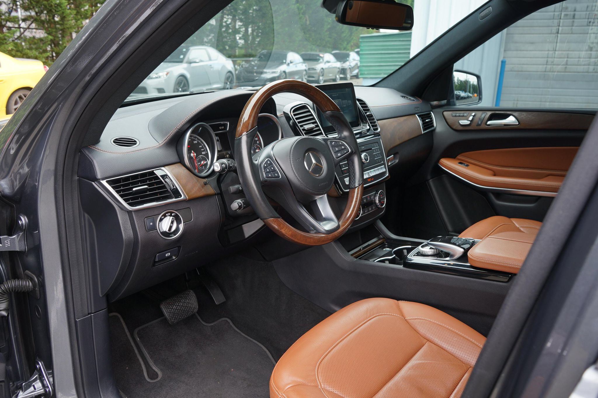 Used 2017 Mercedes-Benz GLS 550 4MATIC image 15