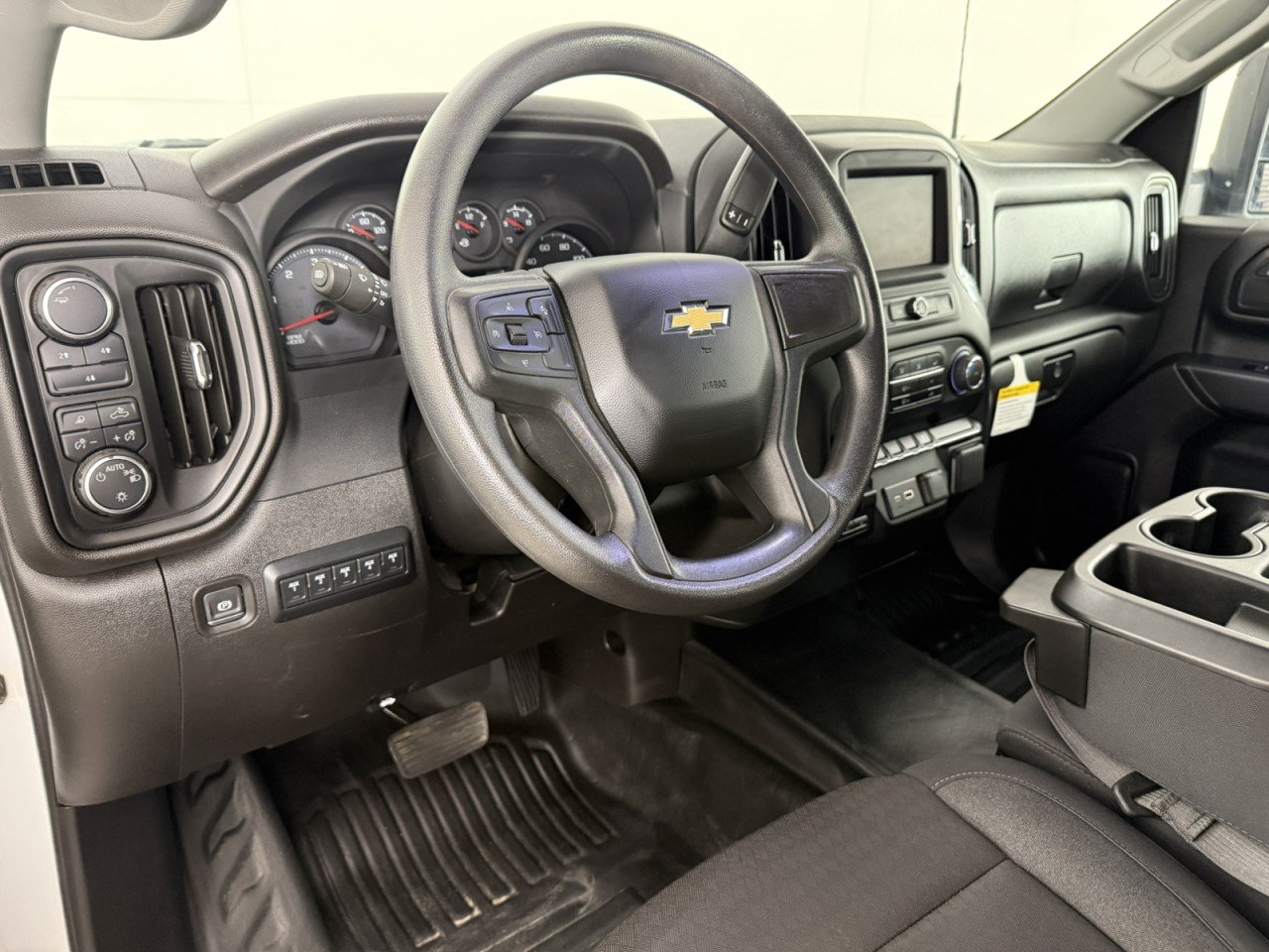 Used 2025 Chevrolet Silverado 3500 W/T w/ WT/CX Safety Package AWD/4WD image 15