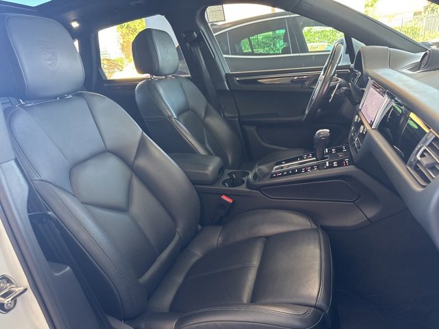 Used 2022 Porsche Macan image 23
