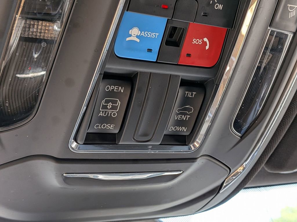 Used 2023 Jeep Grand Cherokee Altitude AWD/4WD image 20