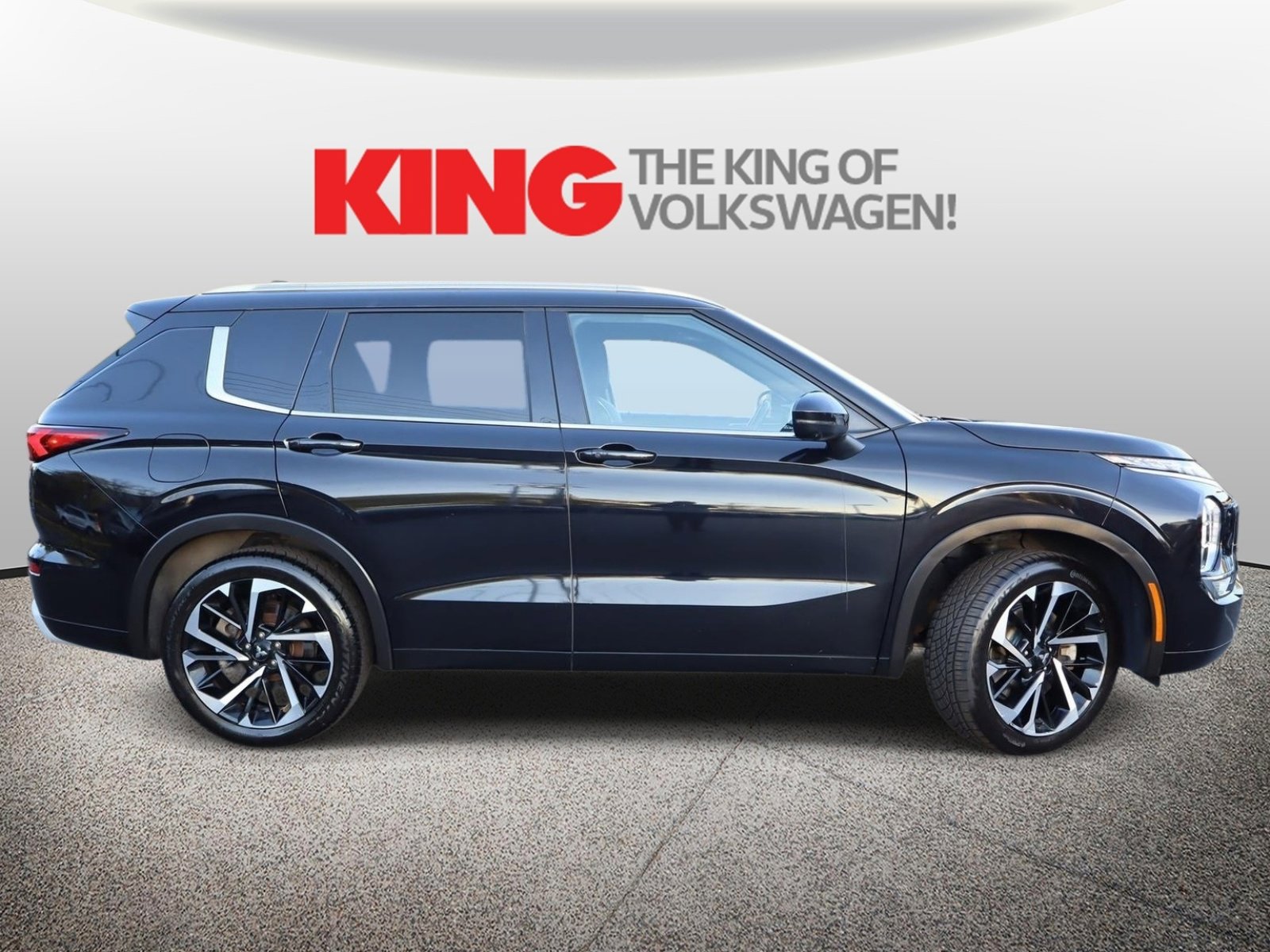 Used 2022 Mitsubishi Outlander SEL image 2