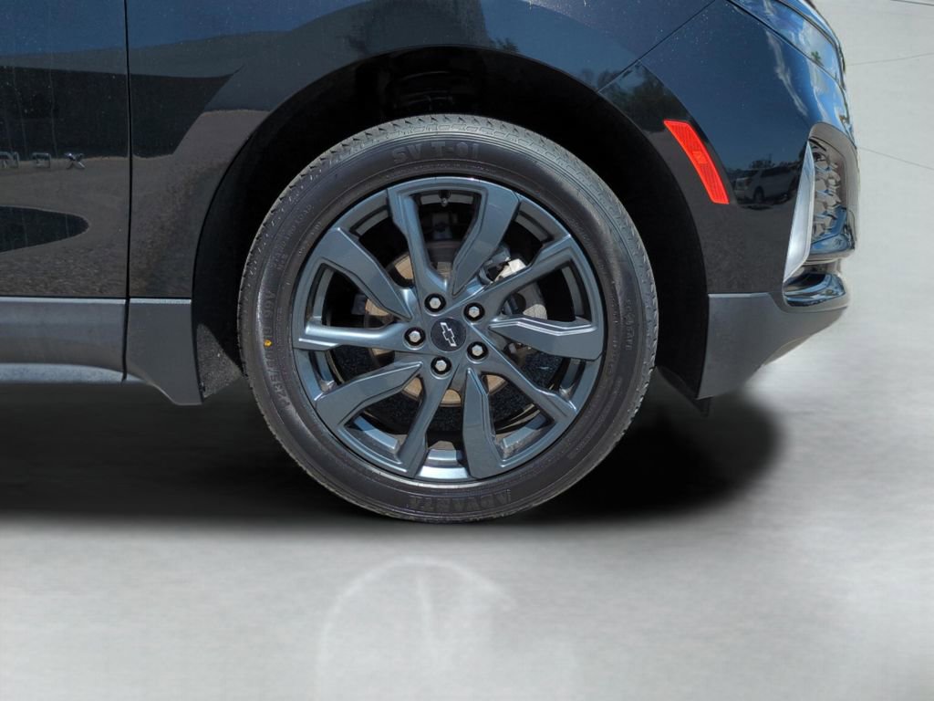 Used 2023 Chevrolet Equinox RS w/ RS Leather Package image 9