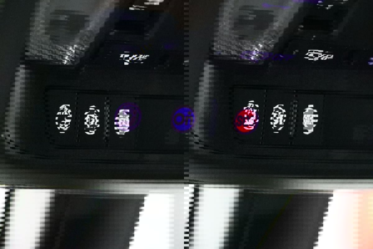 Used 2020 Chevrolet Blazer Premier w/ LPO, Floor Liner Package image 17